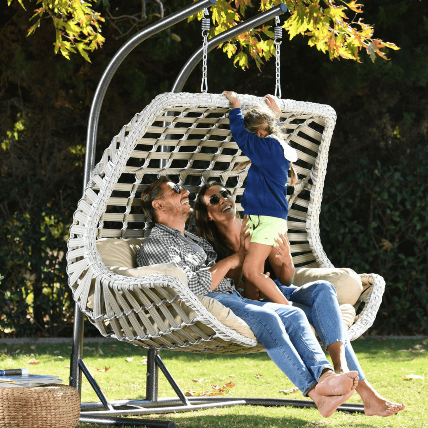 Capri Swing Gartenschaukel Rattan Hängesessel mit Gestell Hängeschaukel Cunda - Ezmann.de