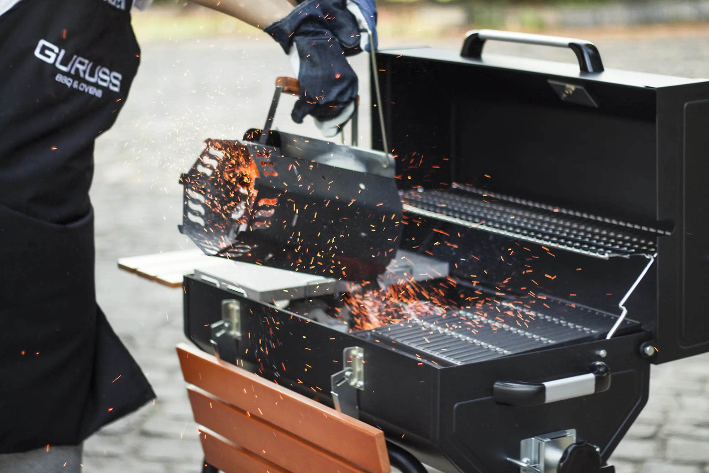 Guruss CG-075 Holzkohlegrill | 75×40 cm Grillfläche | Outdoor BBQ mit Ofenfunktion - Ezmann.de
