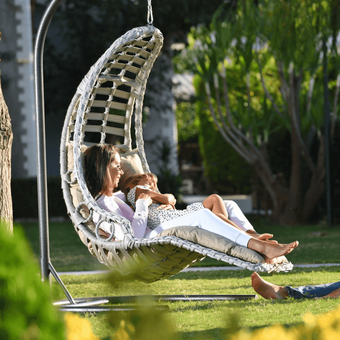 Capri Swing Gartenschaukel Rattan Hängesessel mit Gestell Hängeschaukel Bodrum - Ezmann.de
