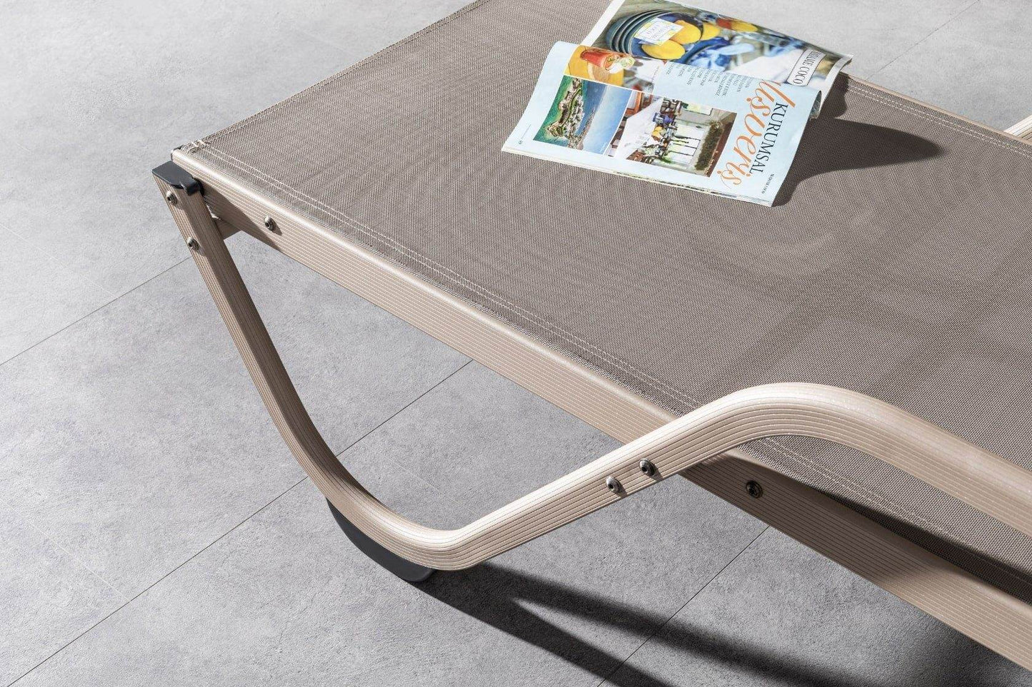 Gowoll Gala mit Armlehne Gartenliege mit Rollen Klappbar Wetterfest - Ezmann.de