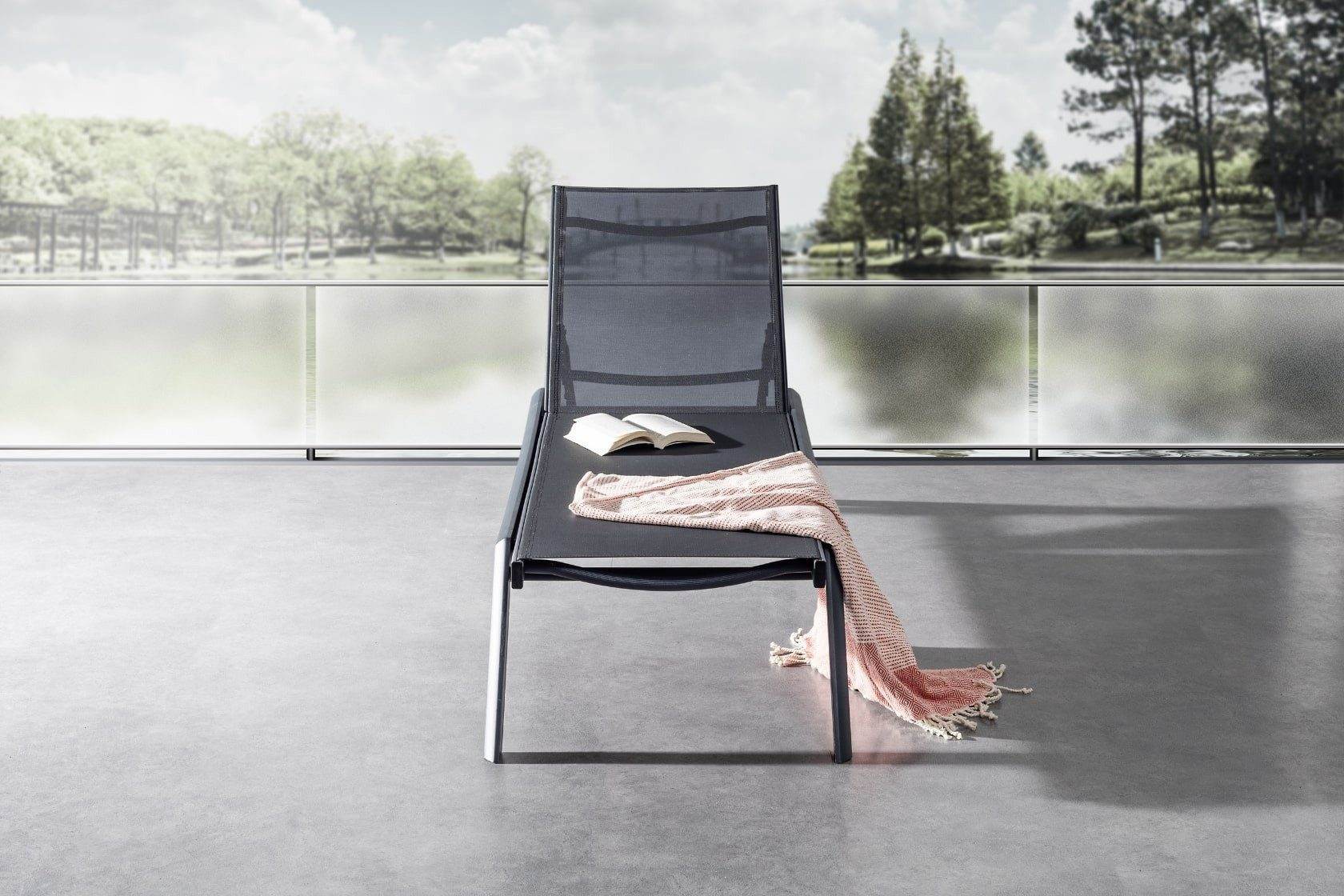 Gowoll Vegas Anthrazit Gartenliege mit Rollen Klappbar Wetterfest Sonnenliege und Stapelbar Liegestuhl, 1-tlg., mit 5 Positionen - Ezmann.de