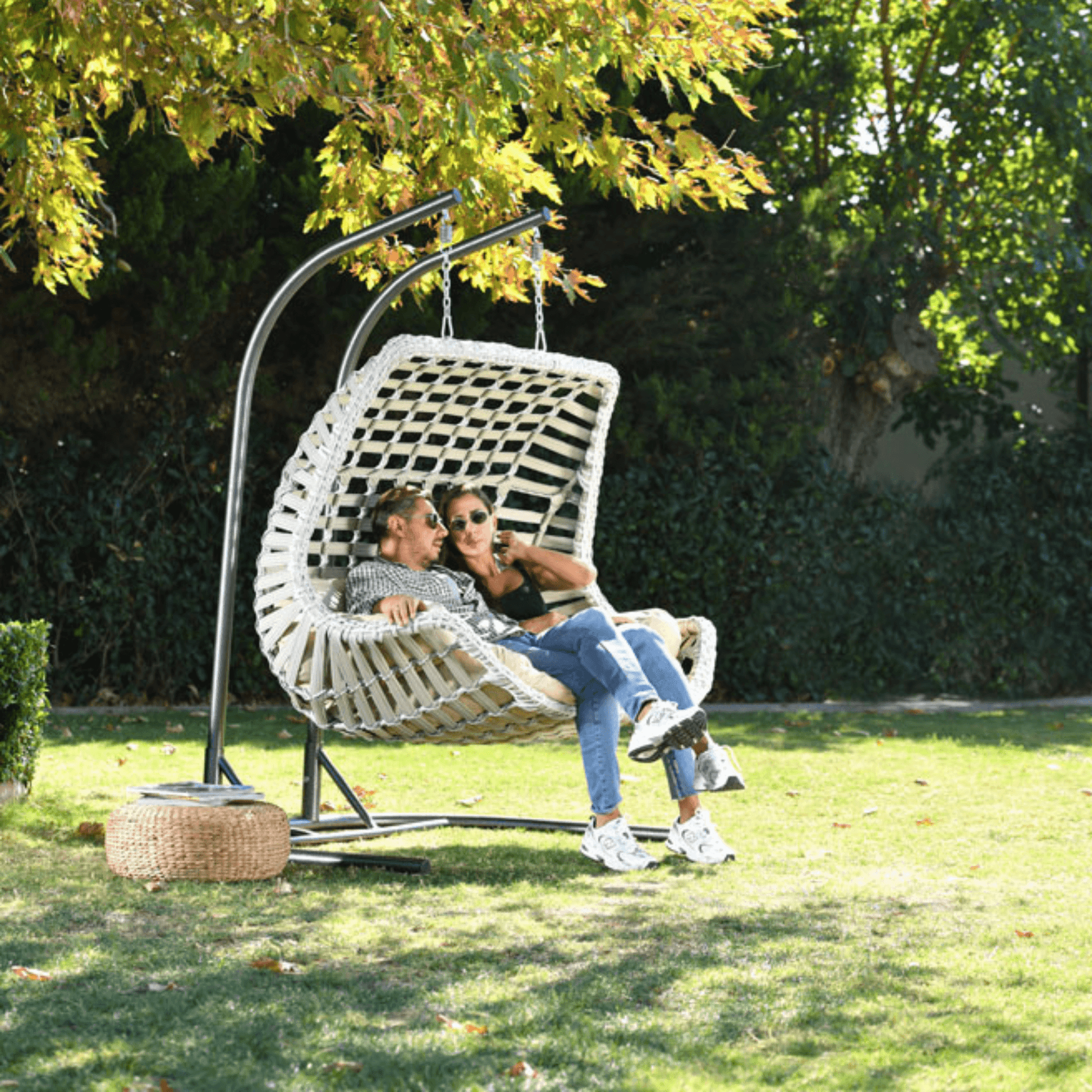 Capri Swing Gartenschaukel Rattan Hängesessel mit Gestell Hängeschaukel Cunda - Ezmann.de