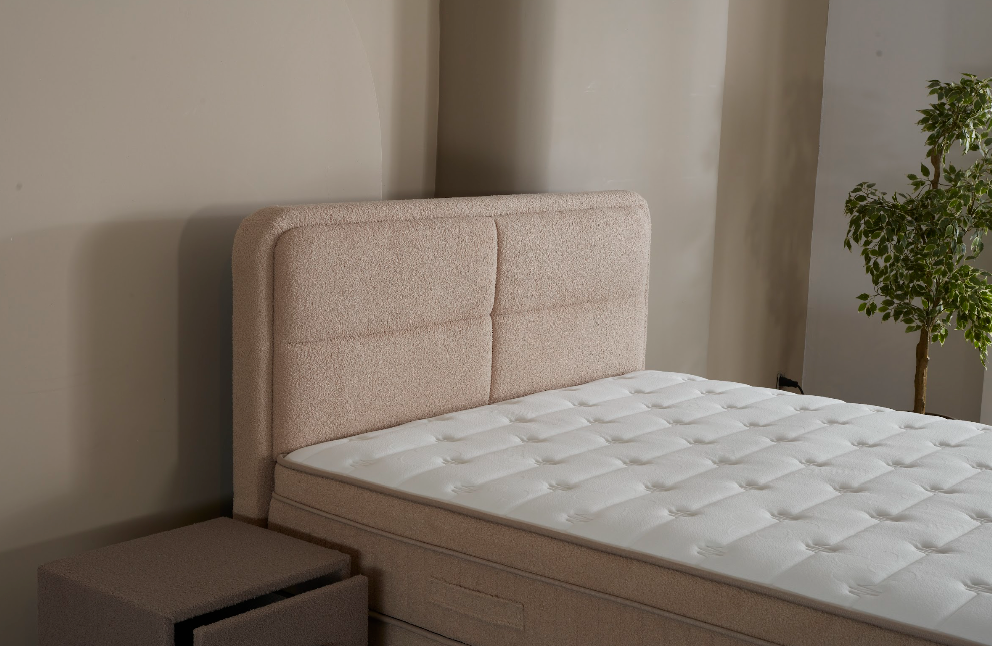 BSS LUCCEBEDD Boxspringbett Set |  Matratze H3 | Box und Kopfteil Gowoll.de