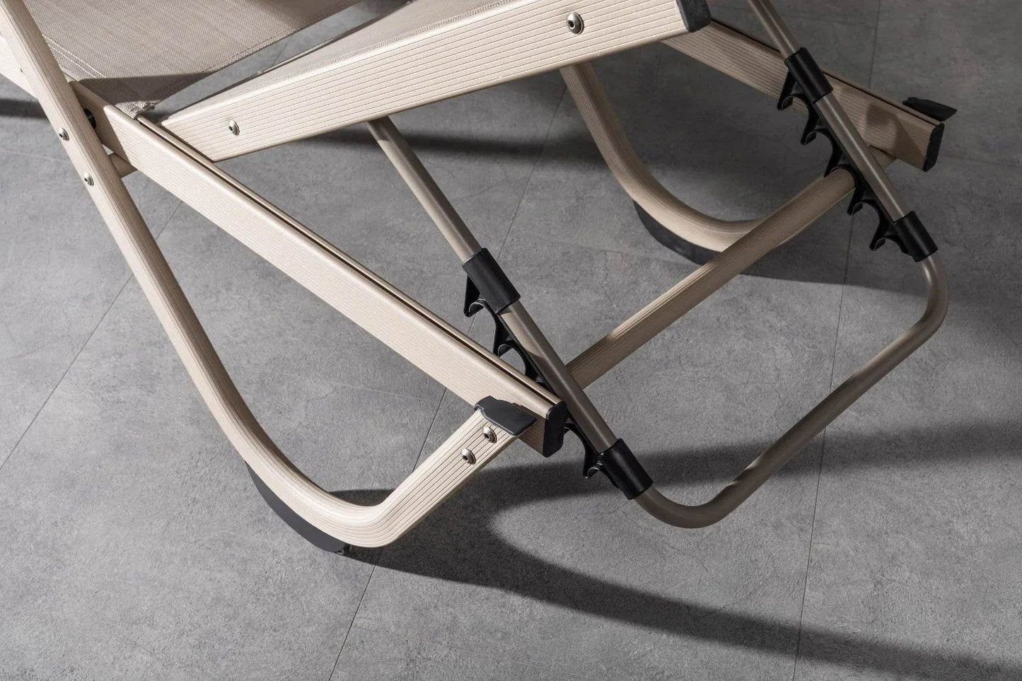 Gowoll Gala mit Armlehne Gartenliege mit Rollen Klappbar Wetterfest - Ezmann.de